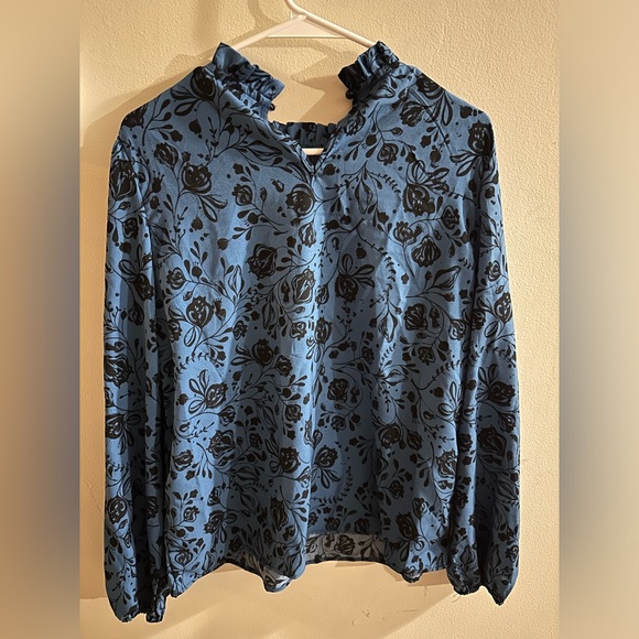 Top - Picture 3 of 3